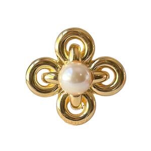 1990s Joan Rivers Gold Plate Faux Pearl Flower Classic Collection Pin Brooch